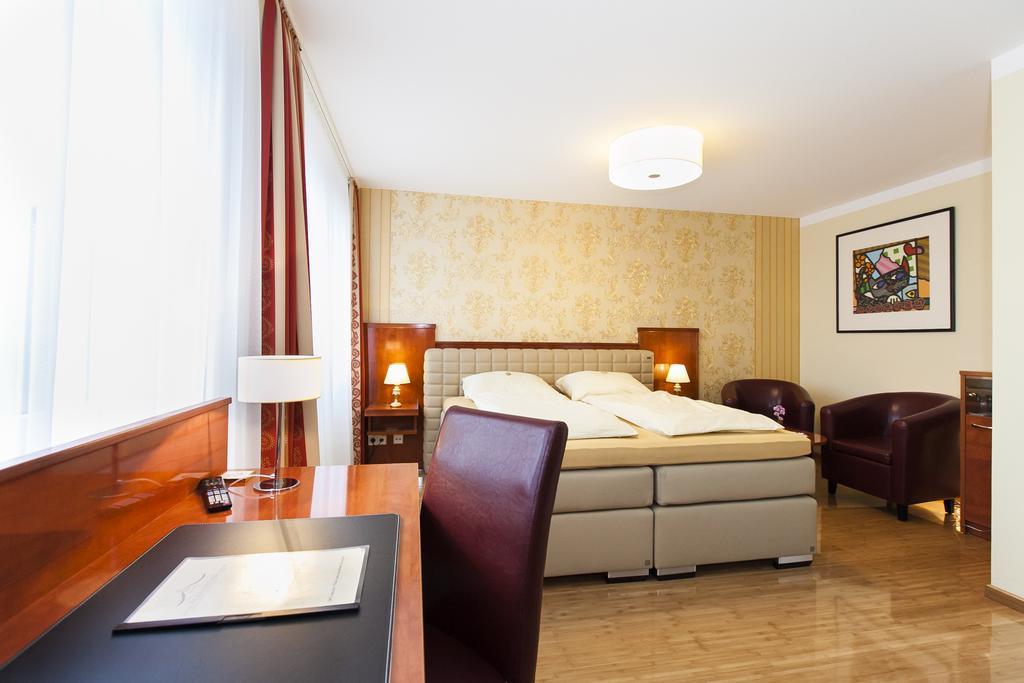 Hotel Am Berliner Platz Langenfeld  Pokoj fotografie