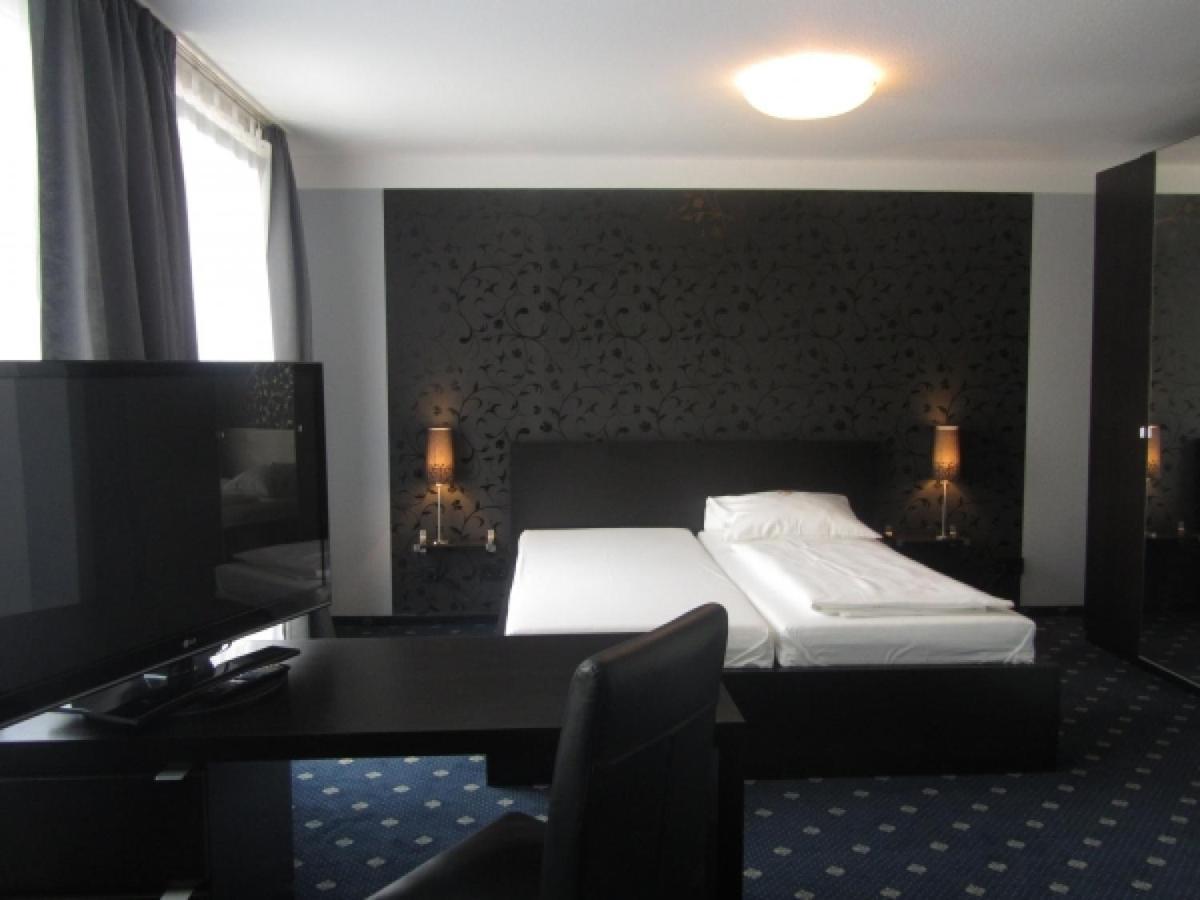 Hotel Am Berliner Platz Langenfeld  Pokoj fotografie